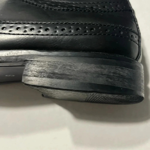 David Stone wing tip black lace up mens dress shoes. Used still look new Size 8 - Picture 4 of 13